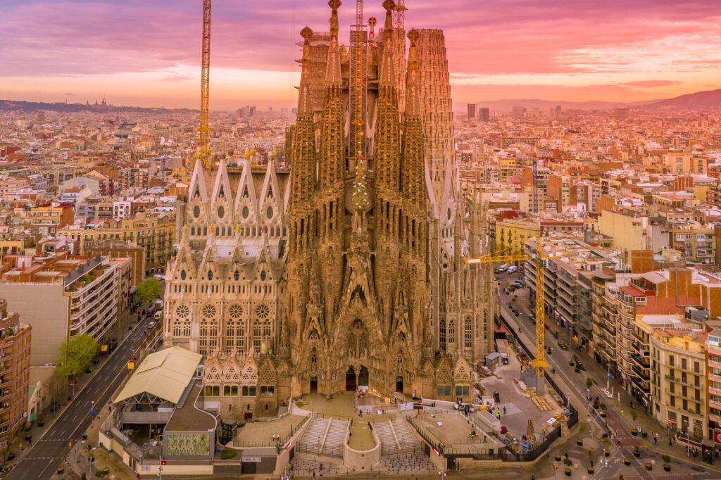 A Sagrada Família é uma das obras mais importantes do artista espanhol Gaudí