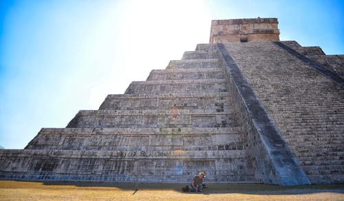 Pirâmides maia em Chichén Itzá