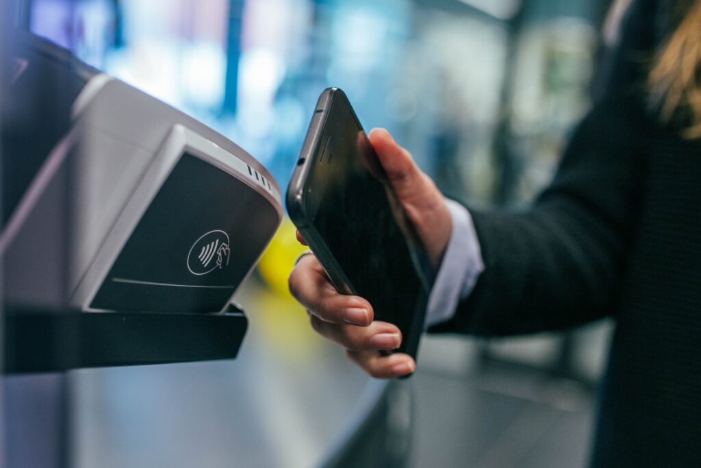 As carteiras digitais são mais seguras do que o dinheiro de papel e cartões de crédito
