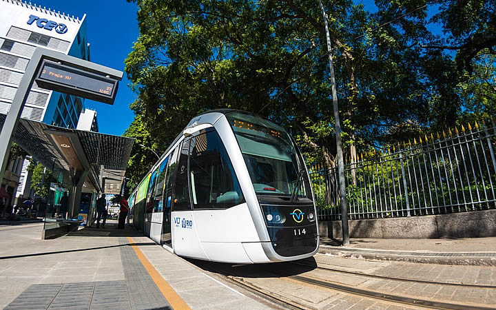 No Rio de Janeiro é possível se locomover com ônibus, metrô, VLT e aplicativos de transporte