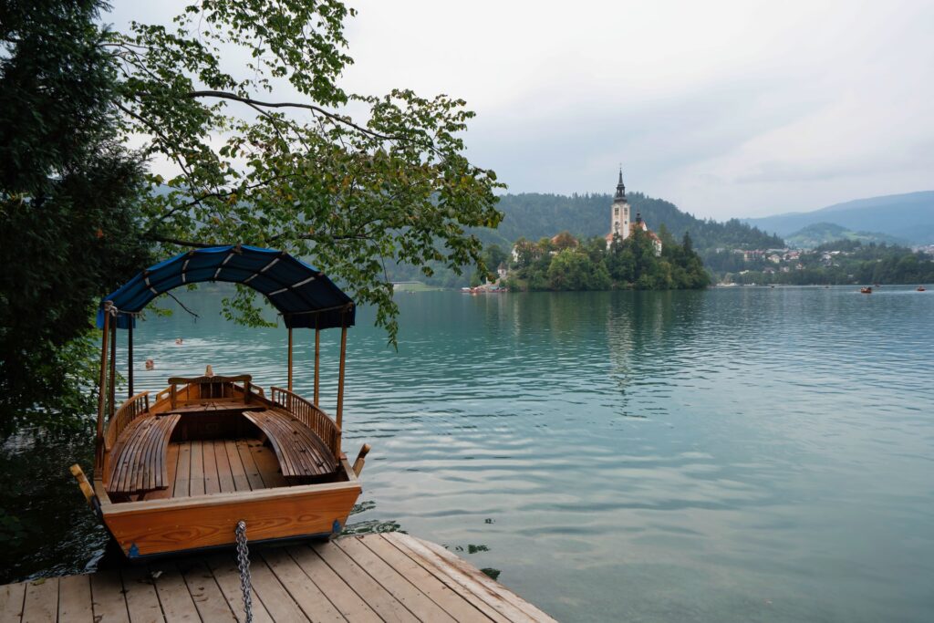 O lago Bled é uma das atrações da Eslovênia