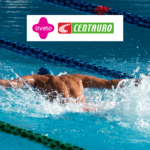 Atleta nadando na piscina com logo Livelo e Centauro