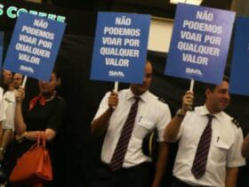PILOTOS EM GREVE