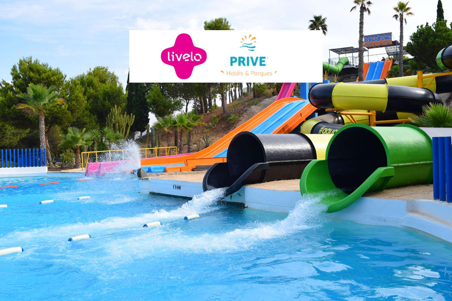 Piscina de um parque aquático com logo Livelo e Privé Hotéis e Parques Até 6 pontos Livelo