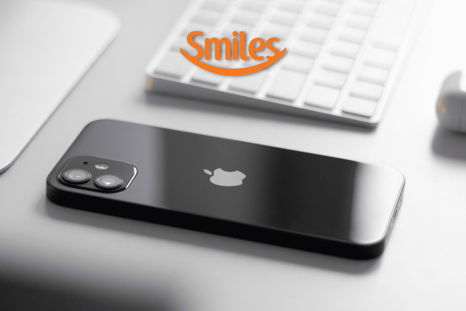 Iphone com logo Smiles mais de 90 mil milhas Smiles no Shopping Smiles