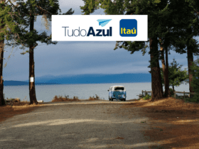 combi azul estacionada com logo TudoAzul e Itaú Até 80% de bônus TudoAzul Itaú