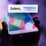 celular com logo Esfera e magalu 5 pontos Esfera com Magalu