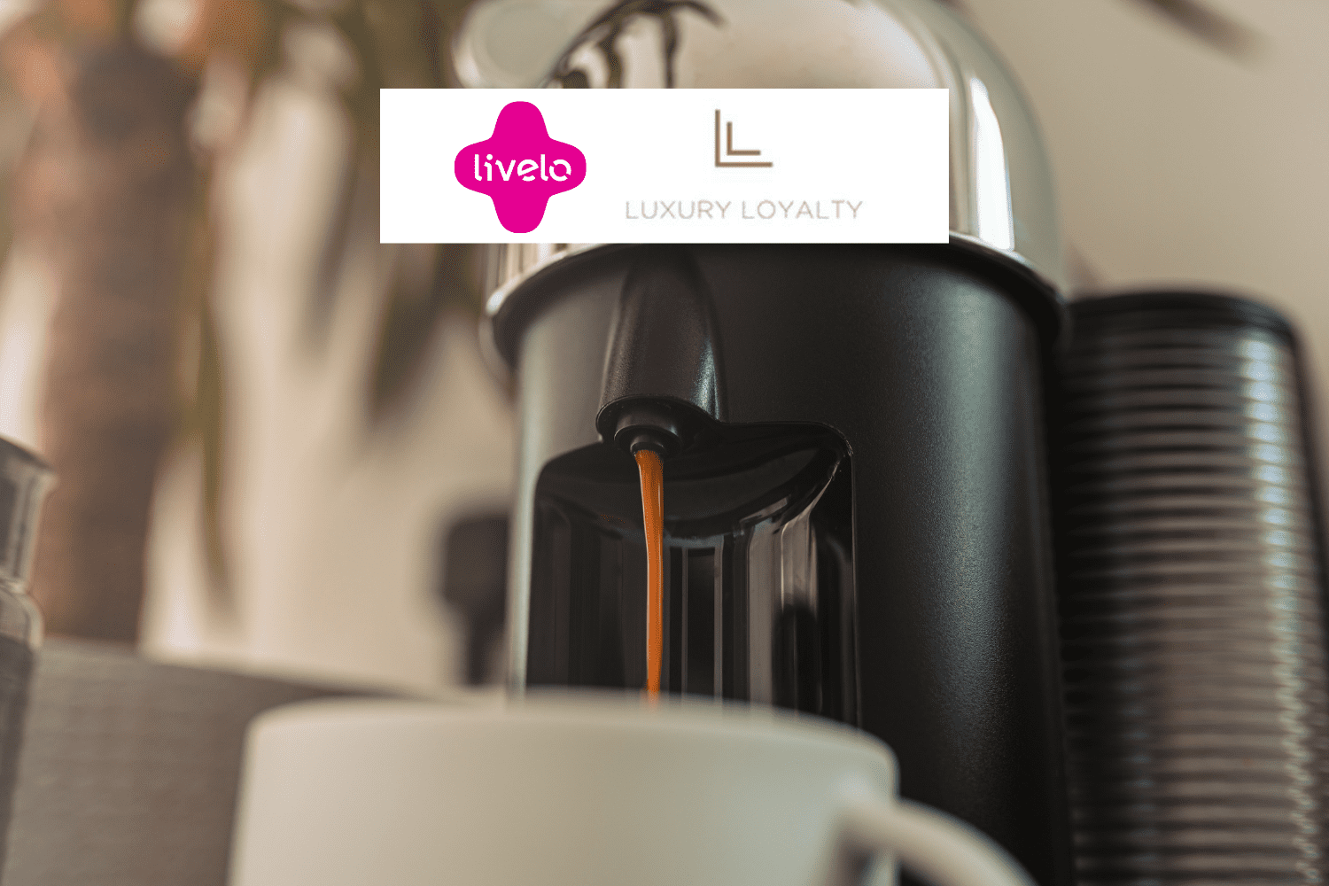 máquina de café com logo Livelo e Luxury Loyalty até 12 pontos Livelo