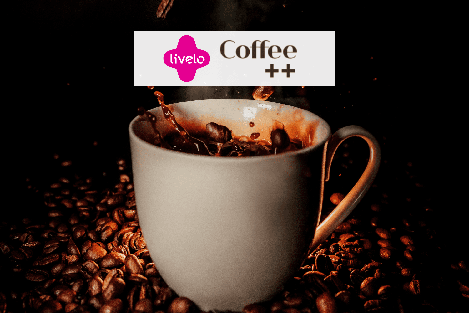 xícara com grãos de café, com logo Livelo e Coffee++ até 8 pontos Livelo