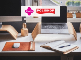 mesa de escritório com notebook, caderno e logo Livelo e Polishop 10 pontos Livelo