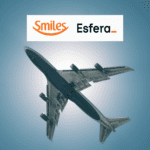 avião decolando com logo Smiles e Esfera 100% de bônus Smiles