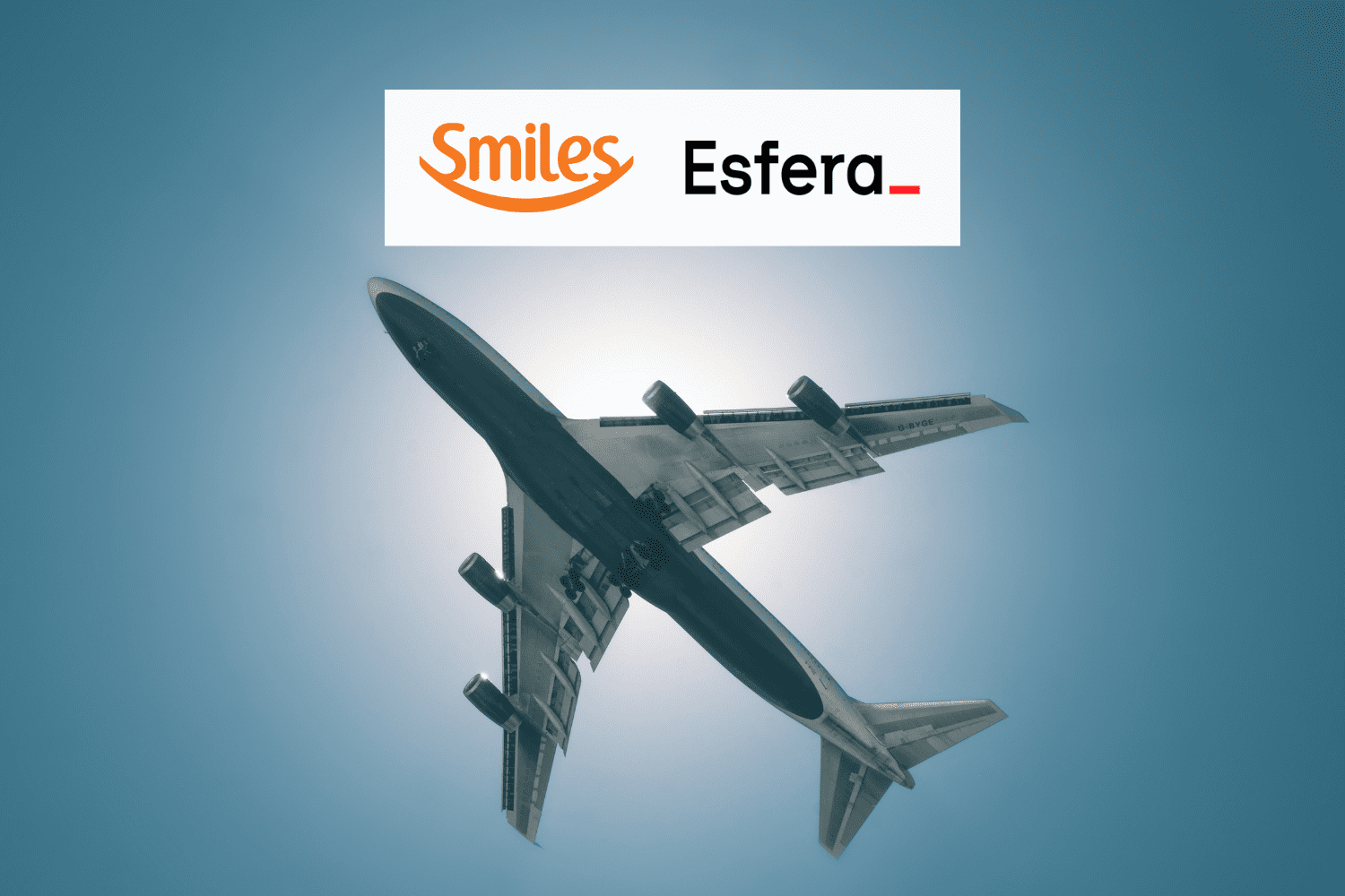 avião decolando com logo Smiles e Esfera 100% de bônus Smiles