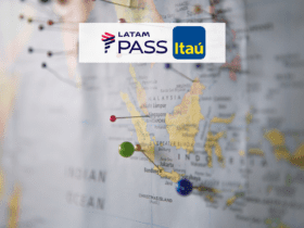 mapa com logo Latam Pass Itaú Até 30% de bônus Latam Pass