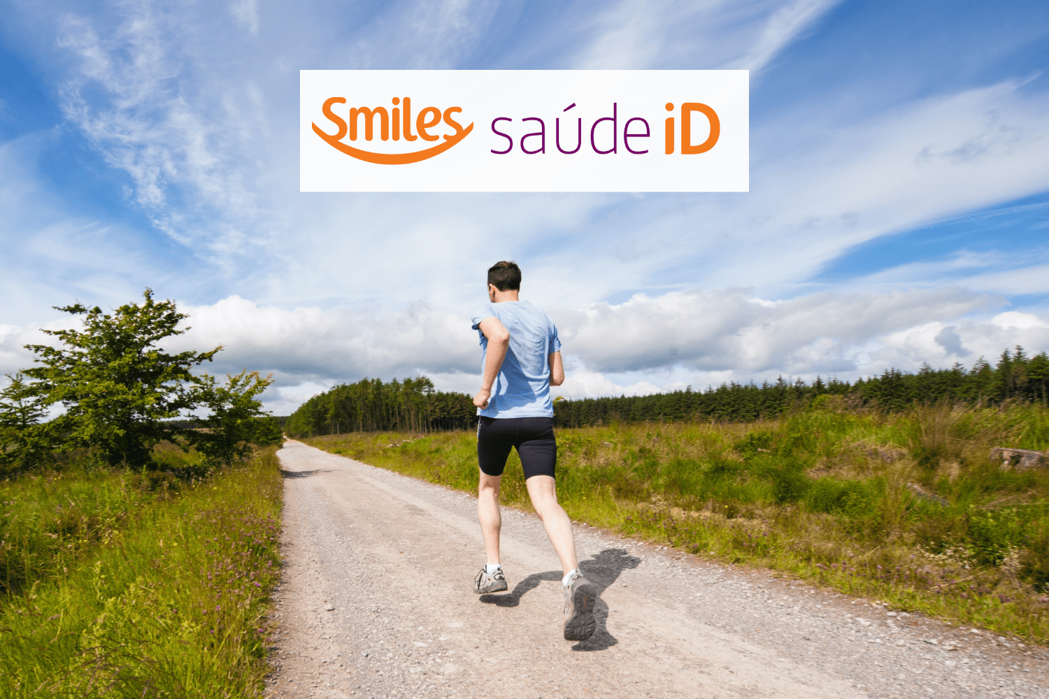 pessoa se exercitando correndo com logo Smiles e Saúde ID