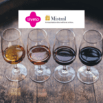 Taças de vinho com logo Livelo e Mistral 10 pontos Livelo