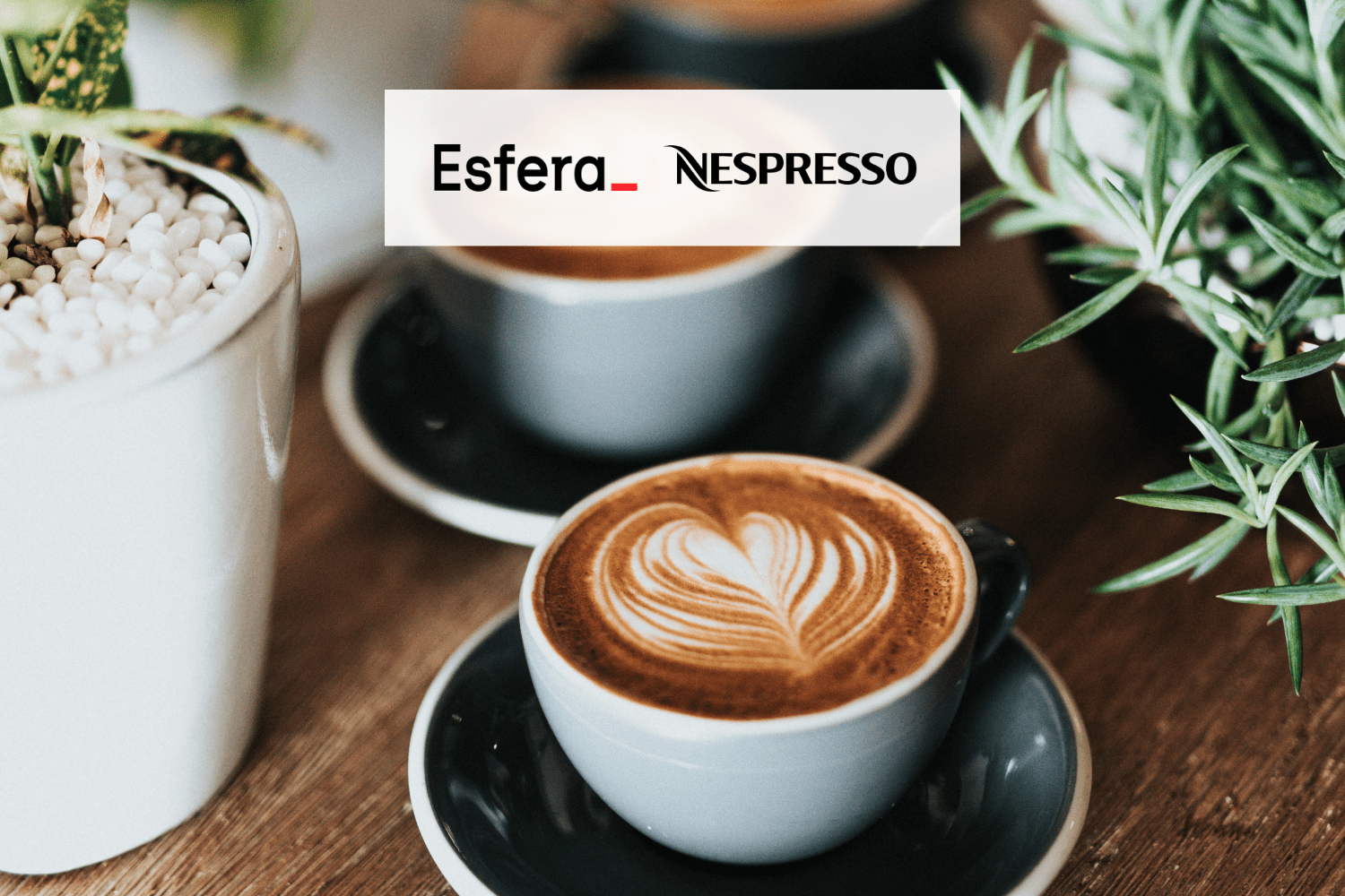 xícara de café com logo Esfera e Nespresso 6 pontos Esfera