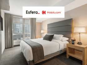 quarto de hotel com logo Esfera e Hoteis.com 5 pontos Esfera
