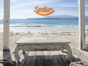 praia paradisíaca com logo Smiles bônus Smiles