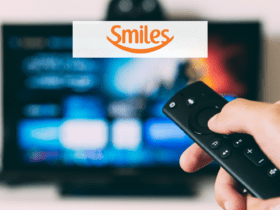 Controle ligando a Televisão com logo Smiles Pontos Smiles