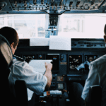 dois comandantes de uma aeronave curso de piloto de avião