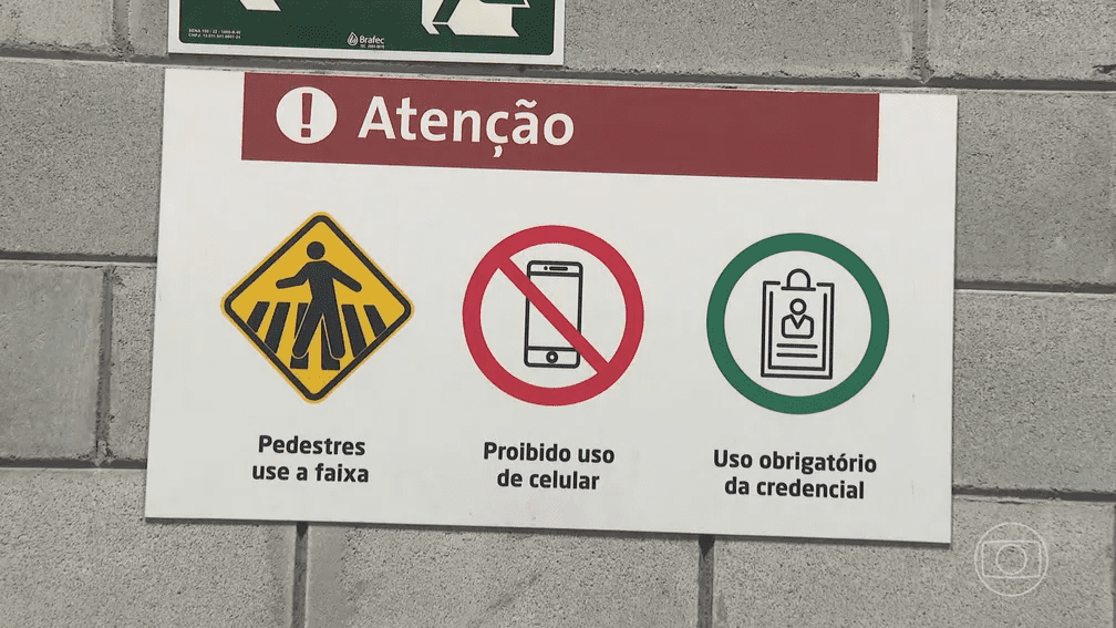 Aeroporto de Guarulhos proibirá uso de celular para funcionários 
