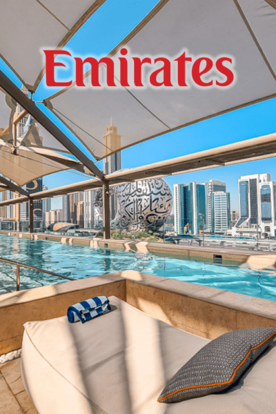 hotel em Dubai com cinco estrelas com logo Emirates