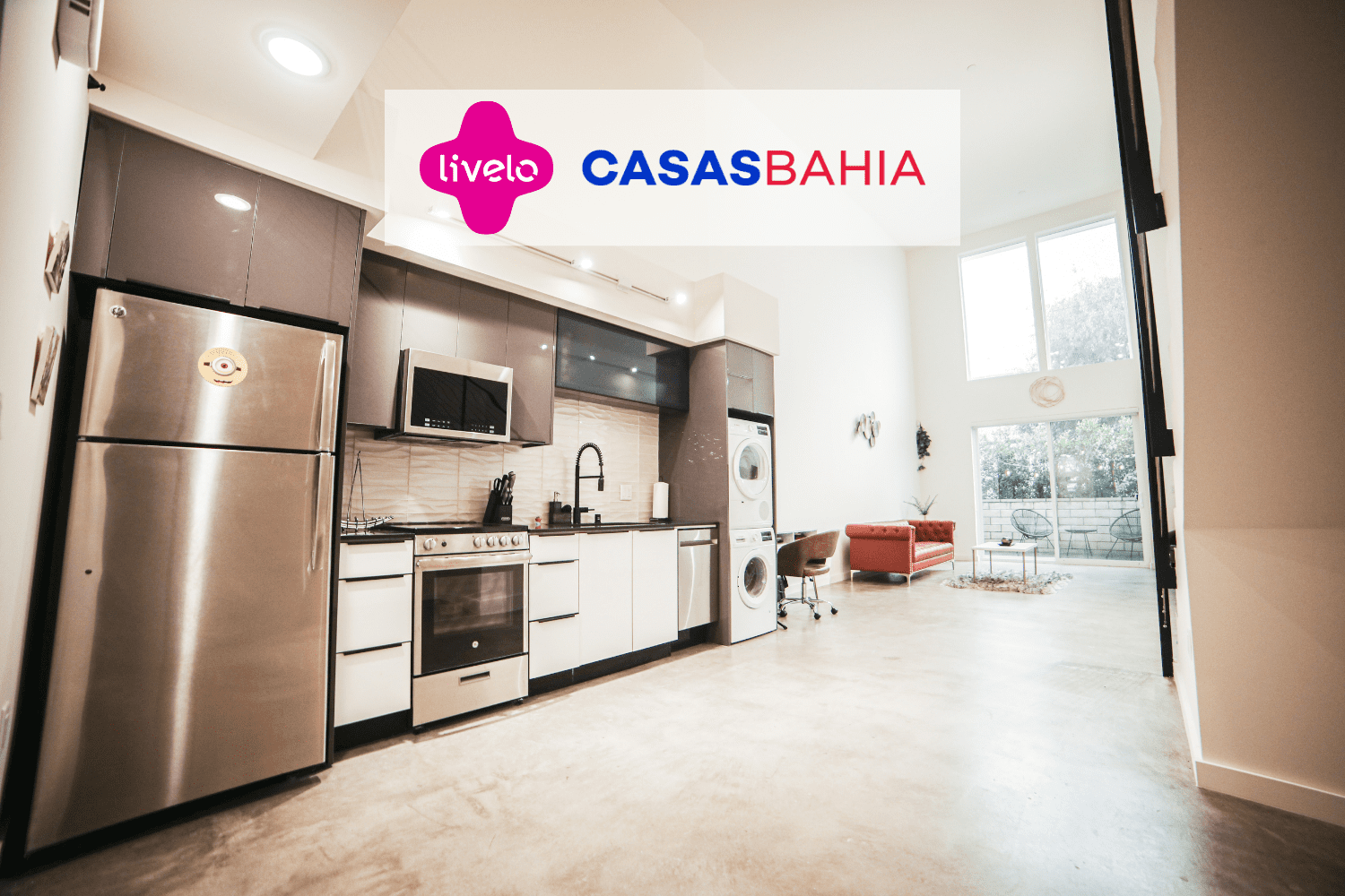 cozinha com muitos móveis e logo Livelo e Casas Bahia 6 pontos Livelo