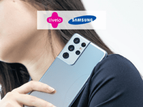 mulher asiática segurando um celular no ombro, com logo Livelo e Samsung 10 pontos Livelo
