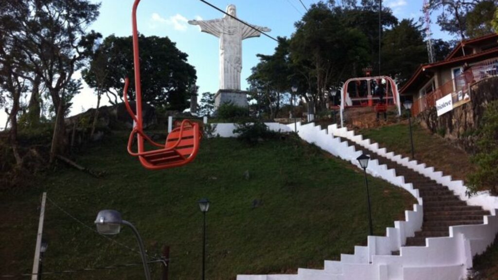 passeio de teleferico serra negra sp