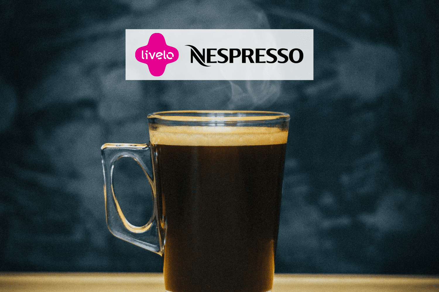 copo de xícara com logo Livelo e Nespresso 10 pontos Livelo