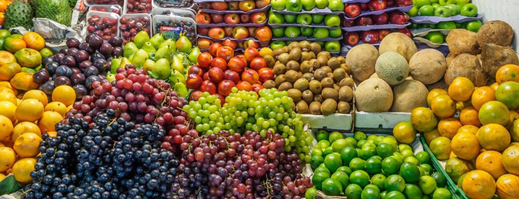 frutas frescas em comida para viagem