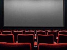 vista-da-sala-de-cinema-3d_23-2150866045
