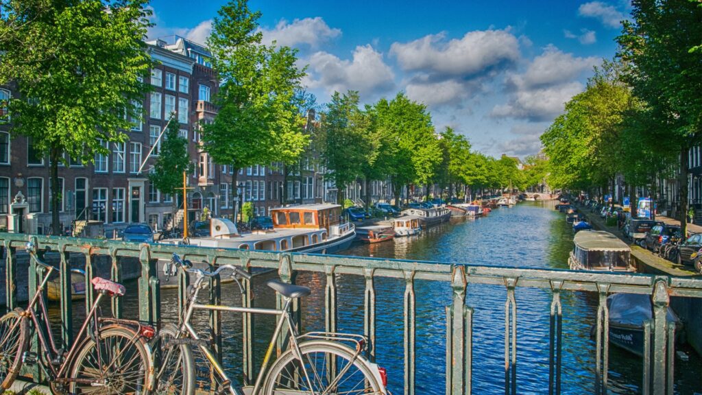 Onde fica Amsterdam Conheça tudo sobre a capital da Holanda