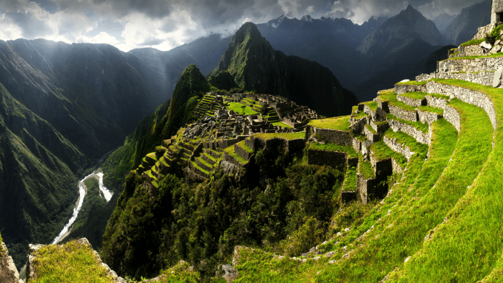 Onde fica Machu Picchu? Descubra como chegar na cidade inca