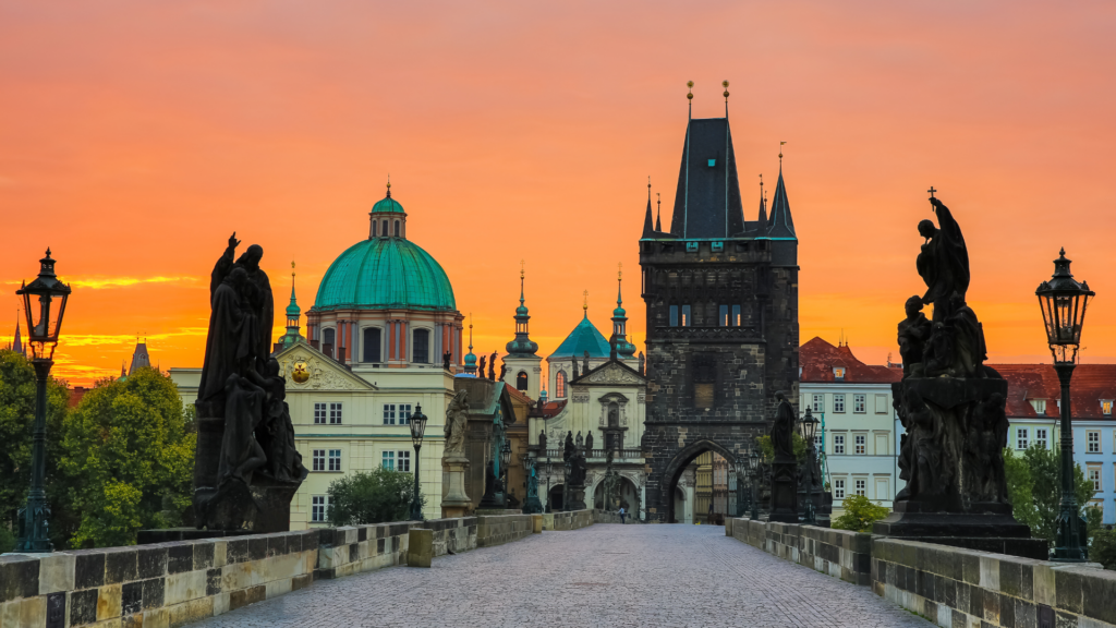 Praga, República Tcheca - imagem por sorincolac